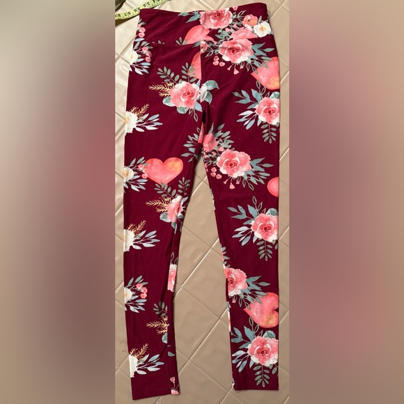 LuLaRoe Floral Heart Leggings One Size Burgundy Pink Valentines Stretch OS - Picture 1 of 8